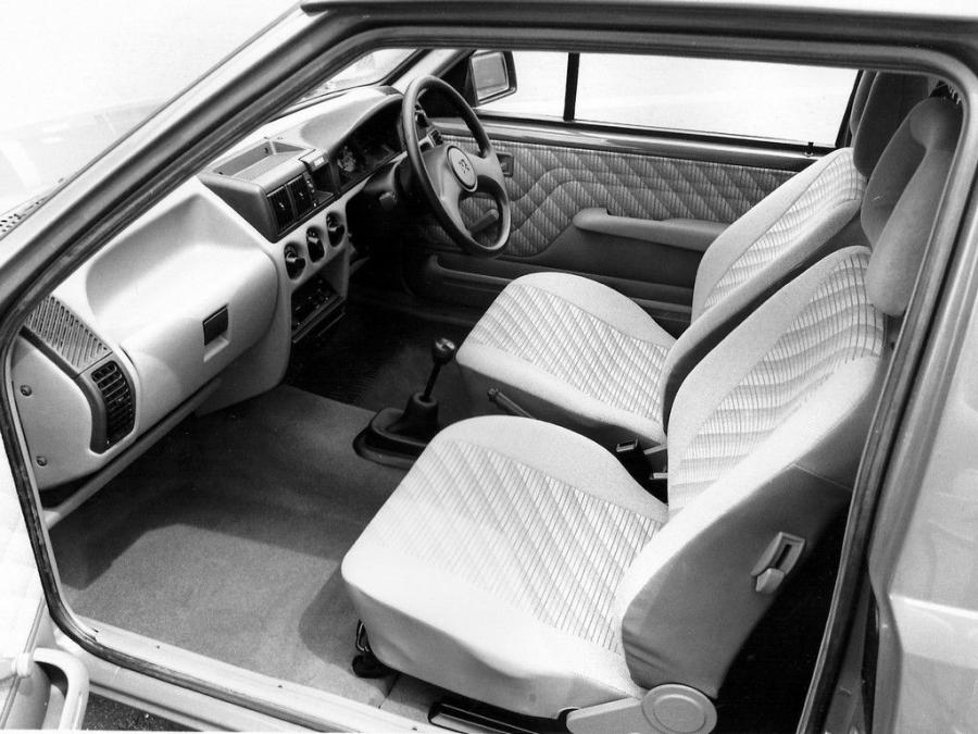  Vauxhall Novavan 1990 года  (фото 2 из 2)